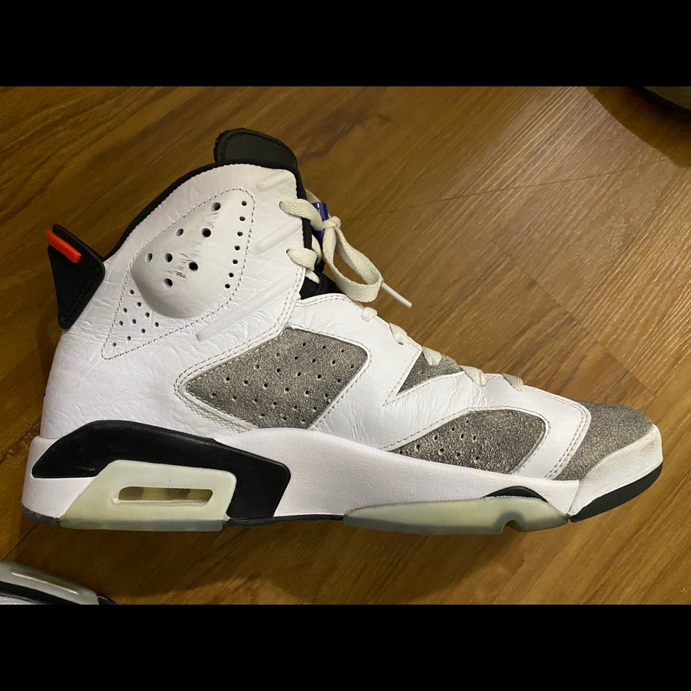 Jordan 6 - Picture 2 of 4